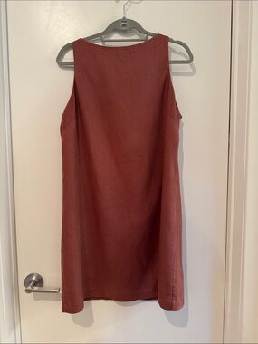 & Other Stories linen shift Dress in a cool Rosie Terra cotta color.